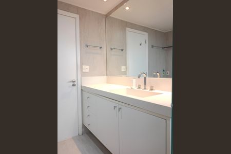 Apartamento para alugar com 191m², 3 quartos e 3 vagas Apartamento para alugar com 191m², 3 quartos e 3 vagasBanheiro da Suíte 3