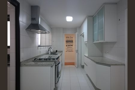 Apartamento para alugar com 191m², 3 quartos e 3 vagas Apartamento para alugar com 191m², 3 quartos e 3 vagasCozinha