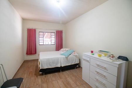 Casa à venda com 634m², 7 quartos e 8 vagasQuarto 3  - Casa 2