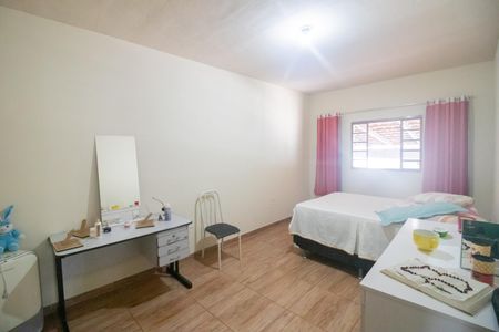Casa à venda com 634m², 7 quartos e 8 vagasQuarto 3  - Casa 2