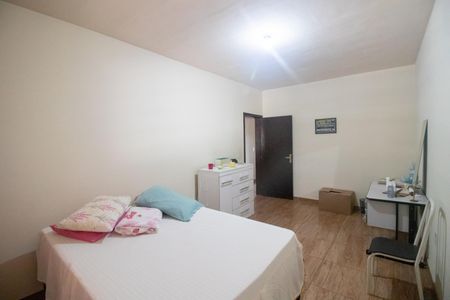 Casa à venda com 634m², 7 quartos e 8 vagasQuarto 3  - Casa 2