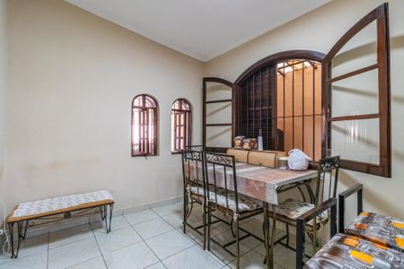 Casa à venda com 220m², 3 quartos e 5 vagas Casa à venda com 220m², 3 quartos e 5 vagasCozinha