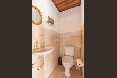 Casa à venda com 220m², 3 quartos e 5 vagas Casa à venda com 220m², 3 quartos e 5 vagasÁrea de Serviço