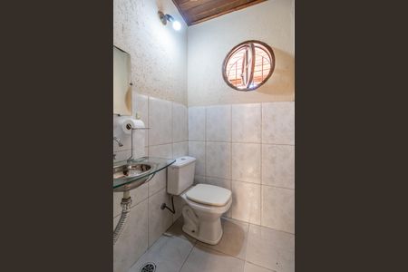 Casa à venda com 220m², 3 quartos e 5 vagas Casa à venda com 220m², 3 quartos e 5 vagasBanheiro