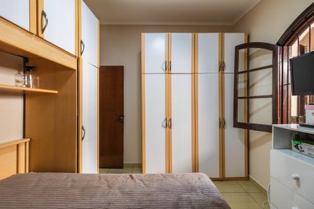 Casa à venda com 220m², 3 quartos e 5 vagas Casa à venda com 220m², 3 quartos e 5 vagasSuíte