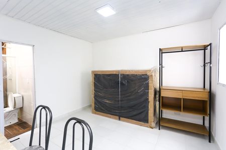 Casa para alugar com 28m², 1 quarto e sem vaga Casa para alugar com 28m², 1 quarto e sem vagaSala/Quarto