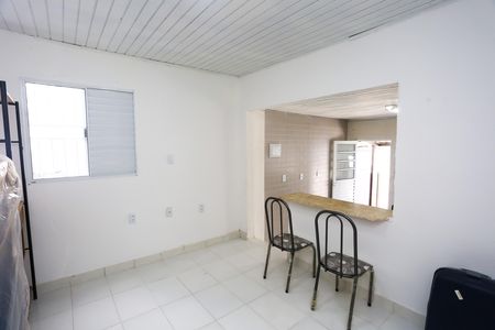 Casa para alugar com 28m², 1 quarto e sem vaga Casa para alugar com 28m², 1 quarto e sem vagaSala/Quarto