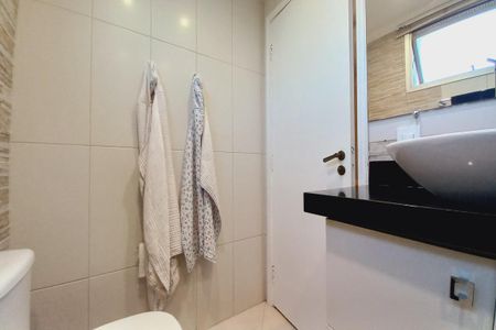 Apartamento à venda com 156m², 3 quartos e 2 vagasBanheiro da Suíte