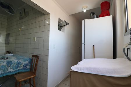 Apartamento à venda com 80m², 3 quartos e 1 vagaÁrea de Serviço