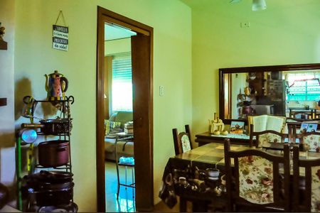 Casa à venda com 185m², 5 quartos e 4 vagasSala