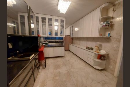Casa à venda com 390m², 4 quartos e 4 vagas
