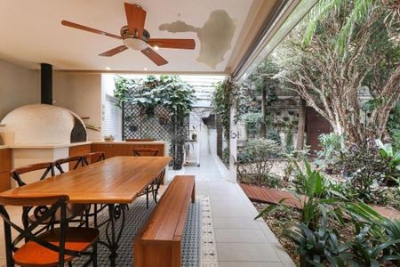 Casa à venda com 350m², 3 quartos e 4 vagas