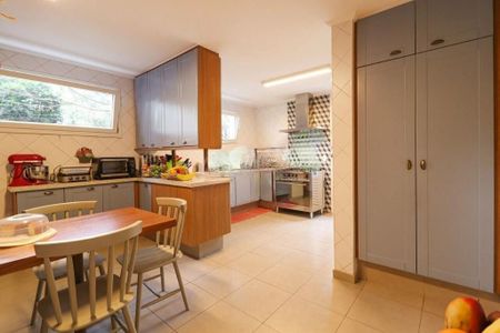 Casa à venda com 350m², 3 quartos e 4 vagas