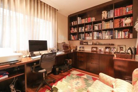 Casa à venda com 350m², 3 quartos e 4 vagas