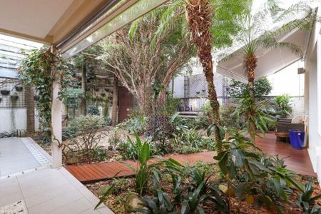 Casa à venda com 350m², 3 quartos e 4 vagas