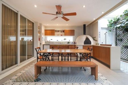 Casa à venda com 350m², 3 quartos e 4 vagas