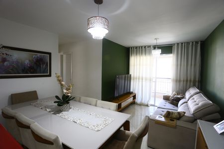 Apartamento à venda com 70m², 3 quartos e 2 vagasSala