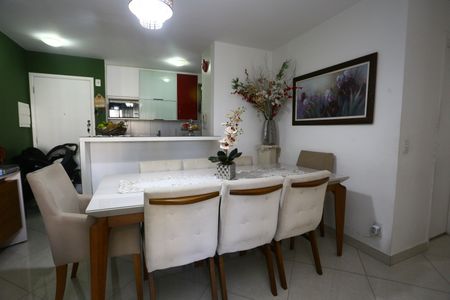 Apartamento à venda com 70m², 3 quartos e 2 vagasSala