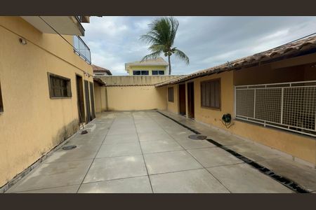 Casa de condomínio à venda com 600m², 4 quartos e 5 vagas Casa de condomínio à venda com 600m², 4 quartos e 5 vagasQuintal