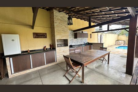 Casa de condomínio à venda com 600m², 4 quartos e 5 vagas Casa de condomínio à venda com 600m², 4 quartos e 5 vagasÁrea gourmet