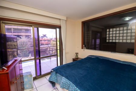 Casa de condomínio à venda com 600m², 4 quartos e 5 vagas Casa de condomínio à venda com 600m², 4 quartos e 5 vagasSuíte 1
