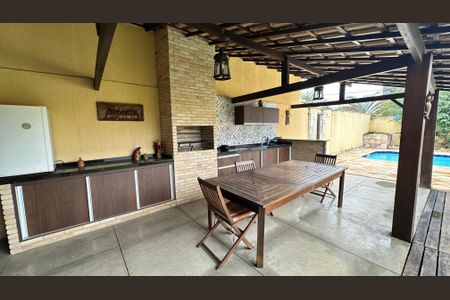 Casa de condomínio à venda com 600m², 4 quartos e 5 vagas Casa de condomínio à venda com 600m², 4 quartos e 5 vagasÁrea gourmet