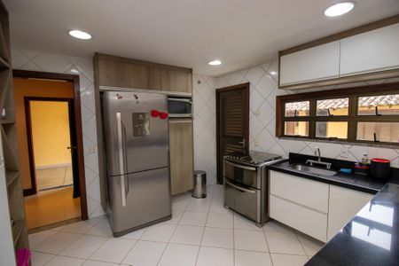 Casa de condomínio à venda com 600m², 4 quartos e 5 vagas Casa de condomínio à venda com 600m², 4 quartos e 5 vagasCozinha