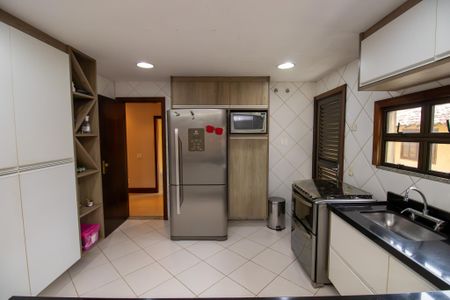 Casa de condomínio à venda com 600m², 4 quartos e 5 vagas Casa de condomínio à venda com 600m², 4 quartos e 5 vagasCozinha