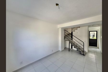 Casa de condomínio à venda com 62m², 2 quartos e 1 vagaSala