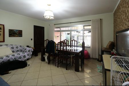 Casa para alugar com 195m², 3 quartos e 4 vagasSala