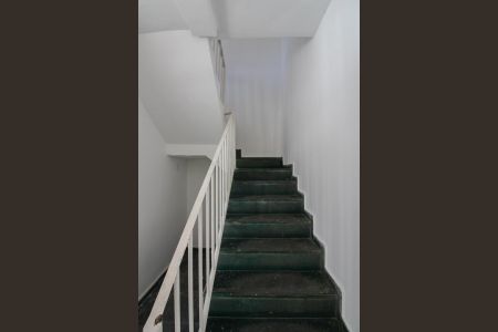 Casa para alugar com 100m², 4 quartos e 1 vagaEscada