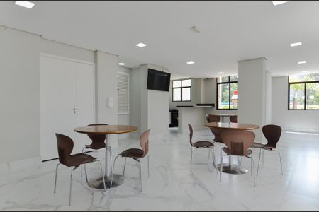 Apartamento para alugar com 50m², 2 quartos e 1 vaga Apartamento para alugar com 50m², 2 quartos e 1 vagaÁrea comum - Salão de festas