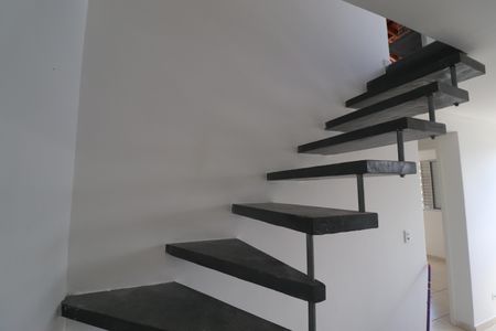 Apartamento para alugar com 102m², 3 quartos e 2 vagasEscada