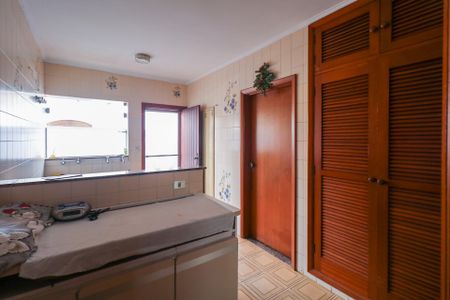 Casa à venda com 420m², 5 quartos e 8 vagasÁrea de Serviço