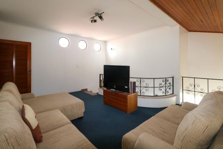 Casa à venda com 420m², 5 quartos e 8 vagasSala de TV / Mezanino