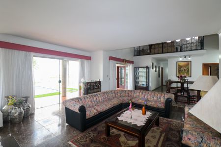 Casa à venda com 420m², 5 quartos e 8 vagasSala de Estar