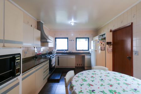 Casa à venda com 420m², 5 quartos e 8 vagasCozinha