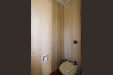 Casa à venda com 420m², 5 quartos e 8 vagasBanheiro da Área Gourmet