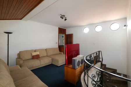 Casa à venda com 420m², 5 quartos e 8 vagasSala de TV / Mezanino