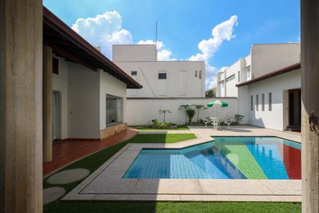 Casa à venda com 420m², 5 quartos e 8 vagasPiscina