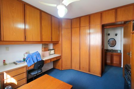 Casa à venda com 420m², 5 quartos e 8 vagasSuíte 4