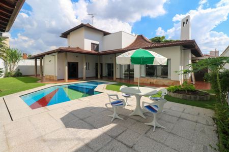 Casa à venda com 420m², 5 quartos e 8 vagasPiscina/Jardim