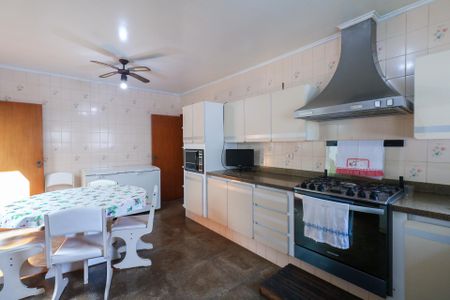 Casa à venda com 420m², 5 quartos e 8 vagasCozinha