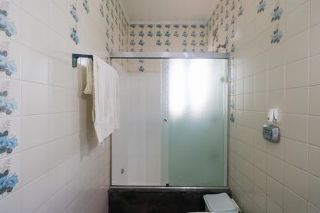 Casa à venda com 420m², 5 quartos e 8 vagasBanheiro da Suíte 1