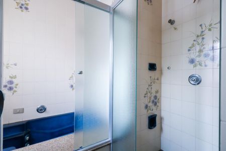 Casa à venda com 420m², 5 quartos e 8 vagasBanheiro da Suíte 2