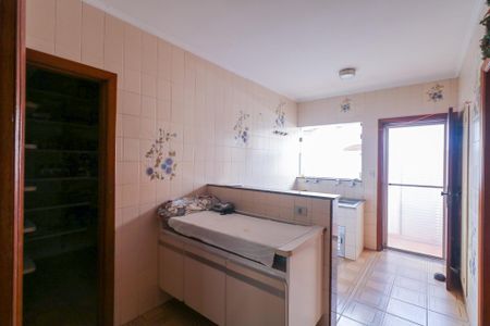 Casa à venda com 420m², 5 quartos e 8 vagasÁrea de Serviço