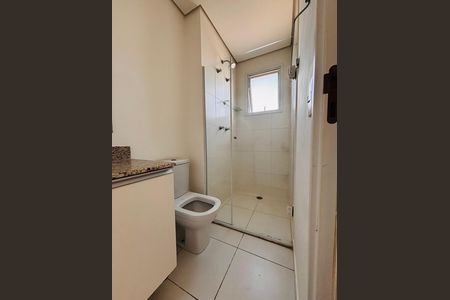 Banheiro suíte  de apartamento para alugar com 3 quartos, 109m² em Centro Comercial Jubran, Barueri
