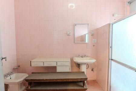 Apartamento para alugar com 126m², 3 quartos e sem vagaBanheiro