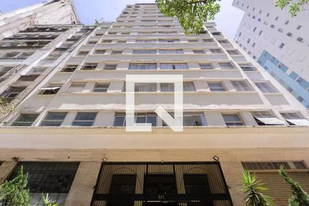 Apartamento para alugar com 126m², 3 quartos e sem vagaFachada