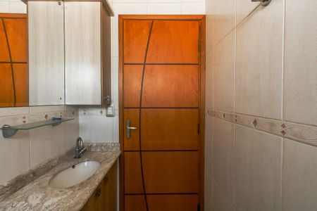 Casa à venda com 160m², 3 quartos e 4 vagasBanheiro da Suíte 2